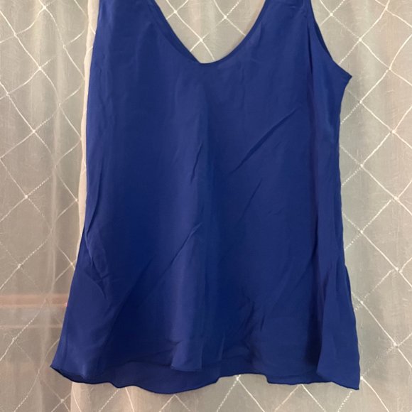 blue aritzia babaton silk tank-top size large - Picture 6 of 6